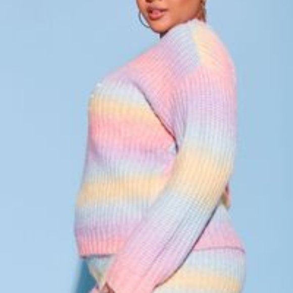 Plus Size Gradient Hello Kitty Sweater by Forever 21! Size: 0X Color: PURPLE/MUL - Picture 4 of 5